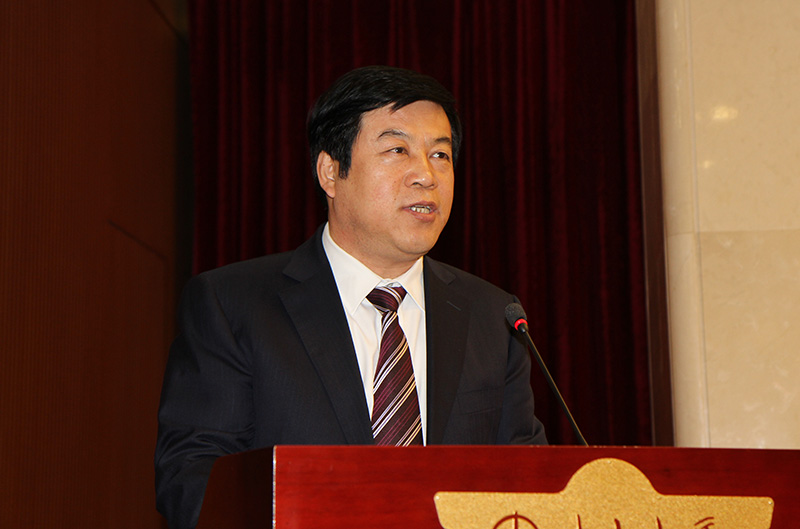 中国新兴建设开发总公司总经理魏军发表演讲