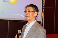 清华大学教授、博士生导师马智亮主持会议
