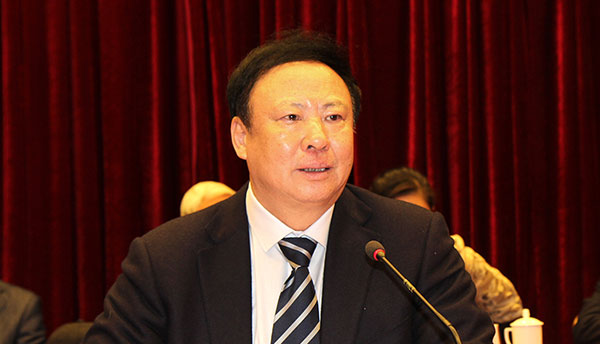 中施企协曹玉书会长做主旨讲话