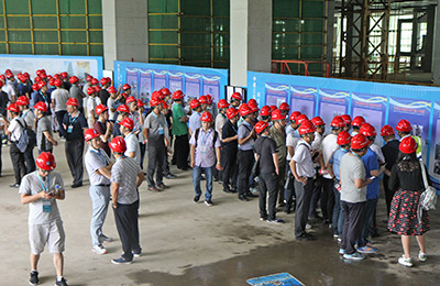 中建三局二公司武汉长江航运中心项目观摩现场